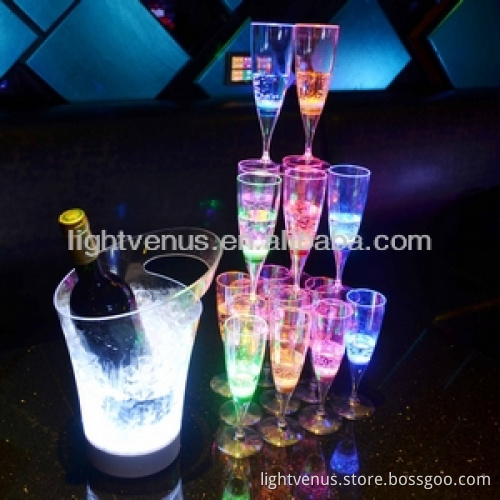 2016 New Fashion Liquid Attractive Magic LED Champagne Glass Inductive Color Cup Goblet Popular for Party Bar Wedding or KTV